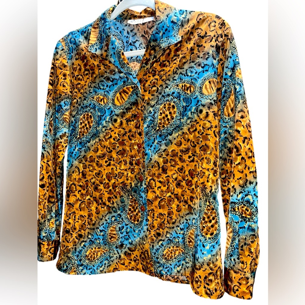 “ANNA” Vtg 80’s silky and soft button-down blouse